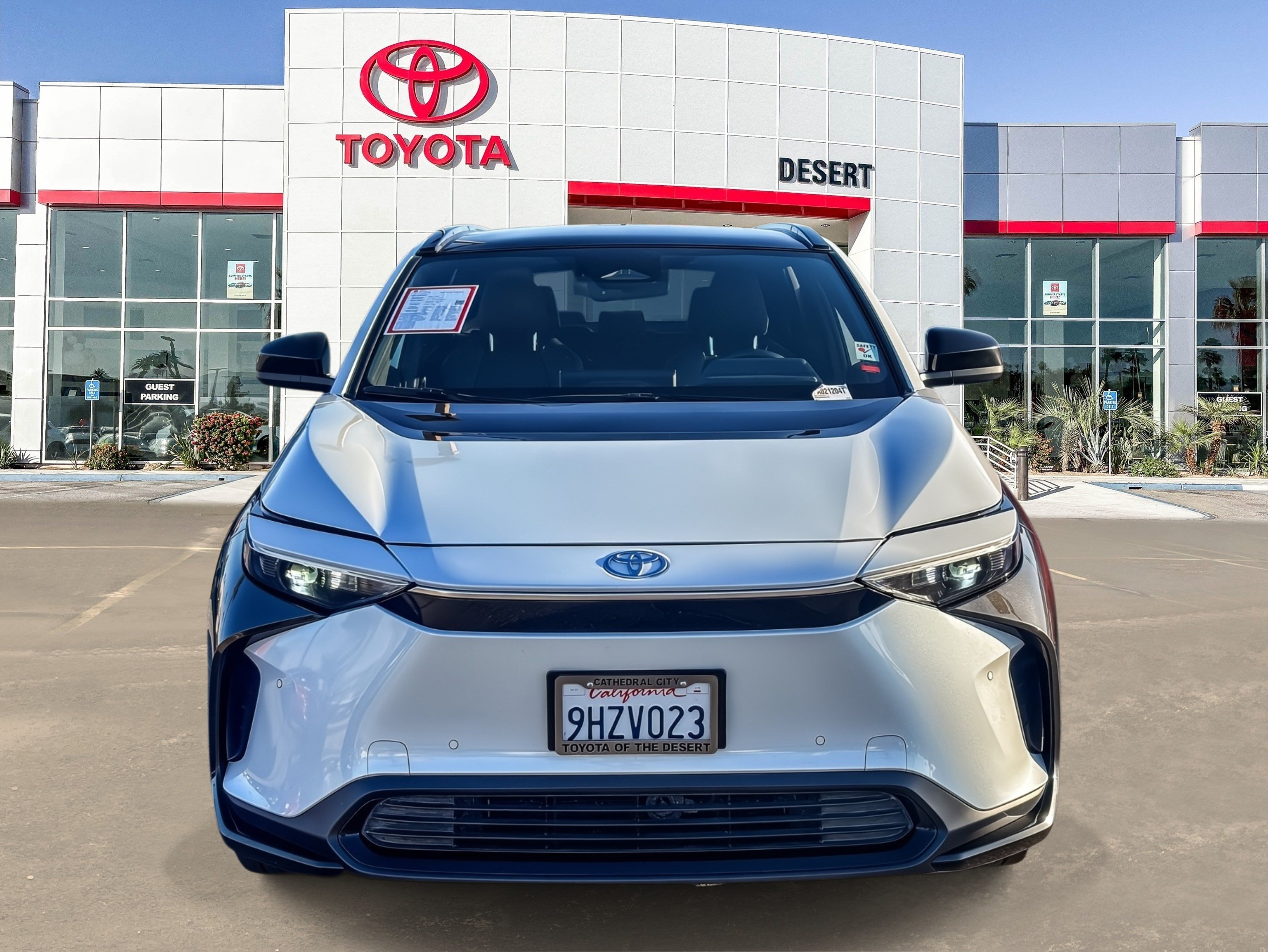 Used 2023 Pearl Toyota XLE image 2