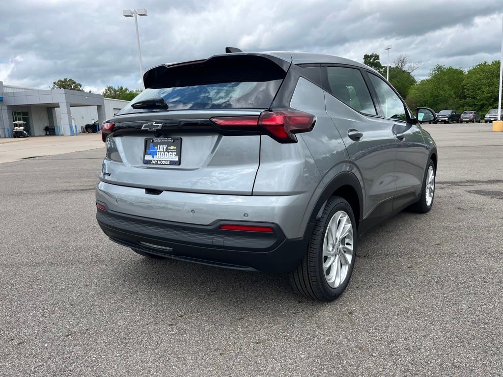 2027 Chevrolet Bolt LT - Photo 5