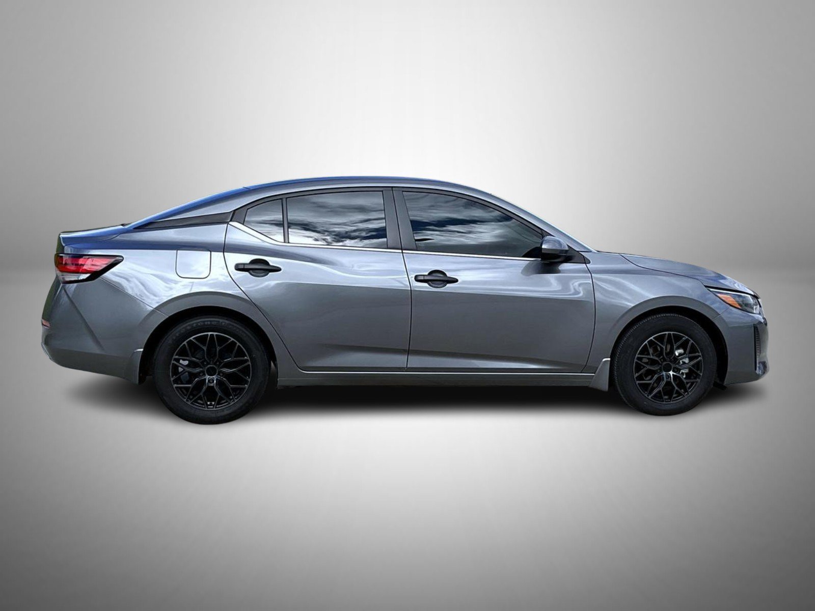 Used 2025 Gray Nissan S image 5