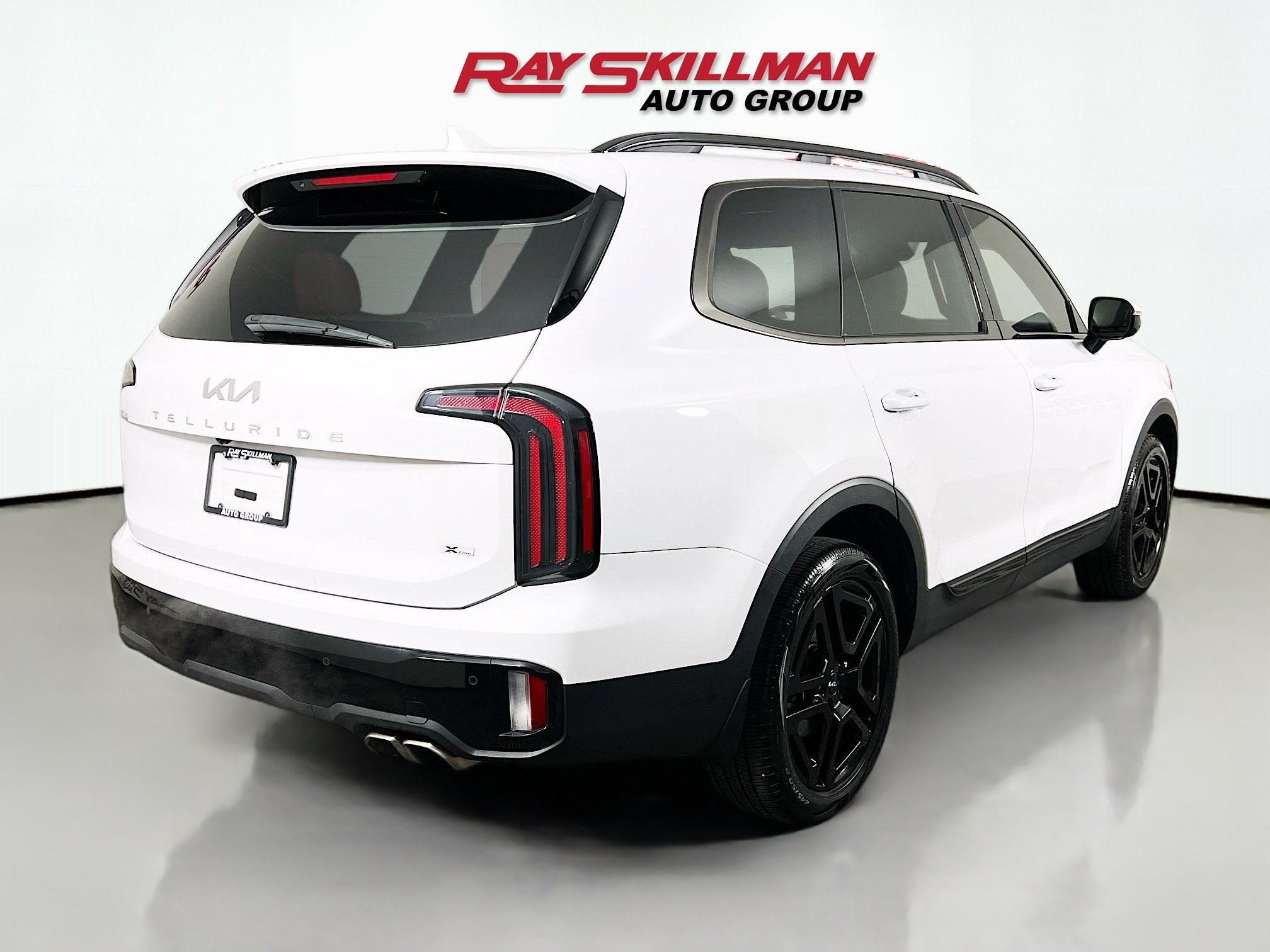 Used 2024 Glacial White Pearl Kia SX PRESTIGE X-LIN image 7