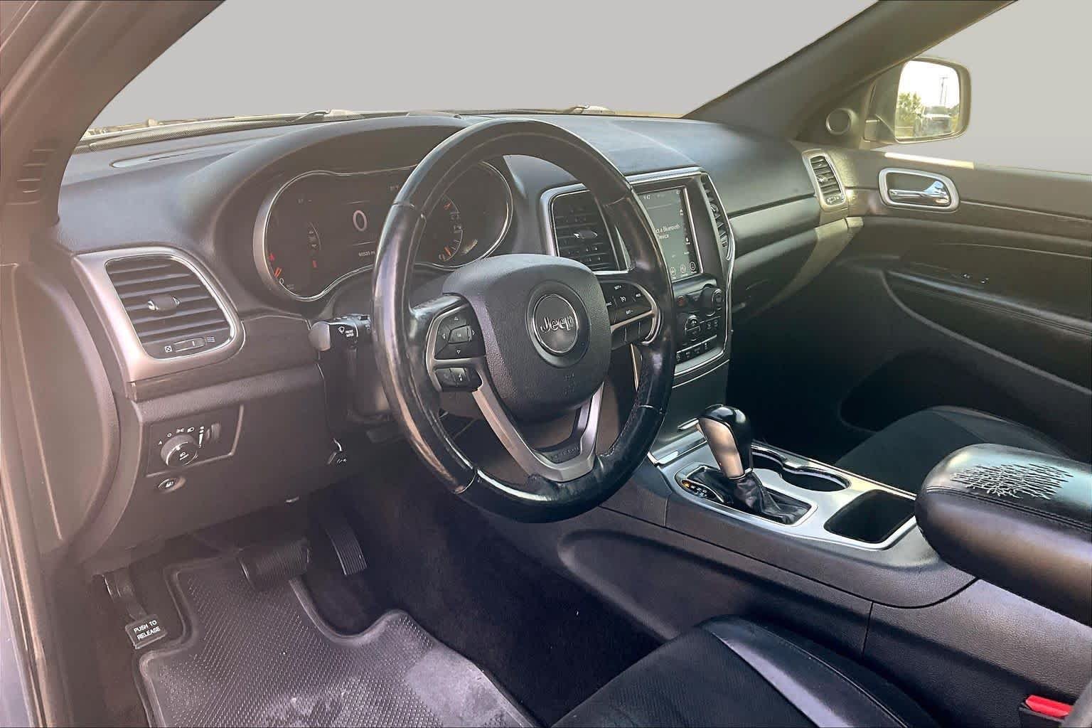Used 2018 Rhino Clear Coat Jeep Altitude image 18