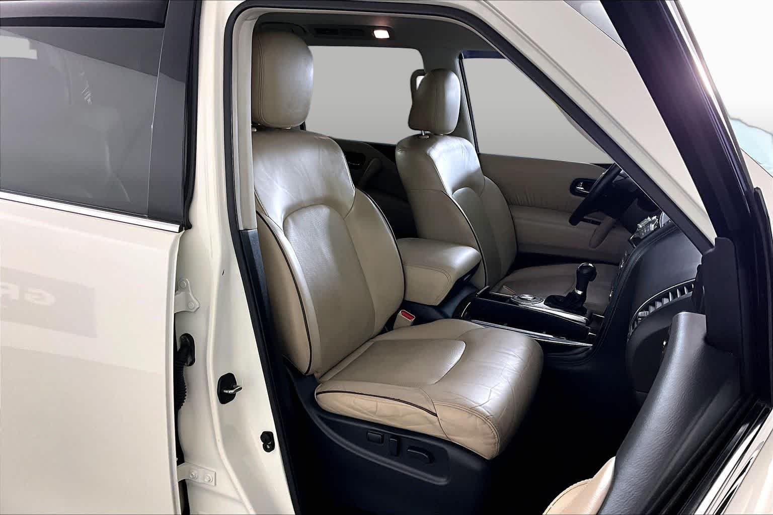Used 2019 Pearl White Tricoat Nissan SL image 9
