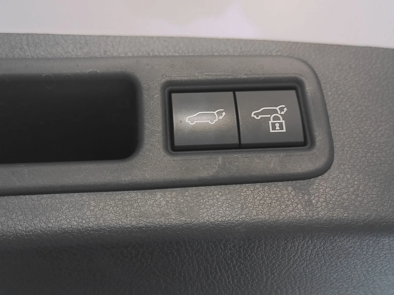 Used 2024 White Lexus 350h Premium image 24