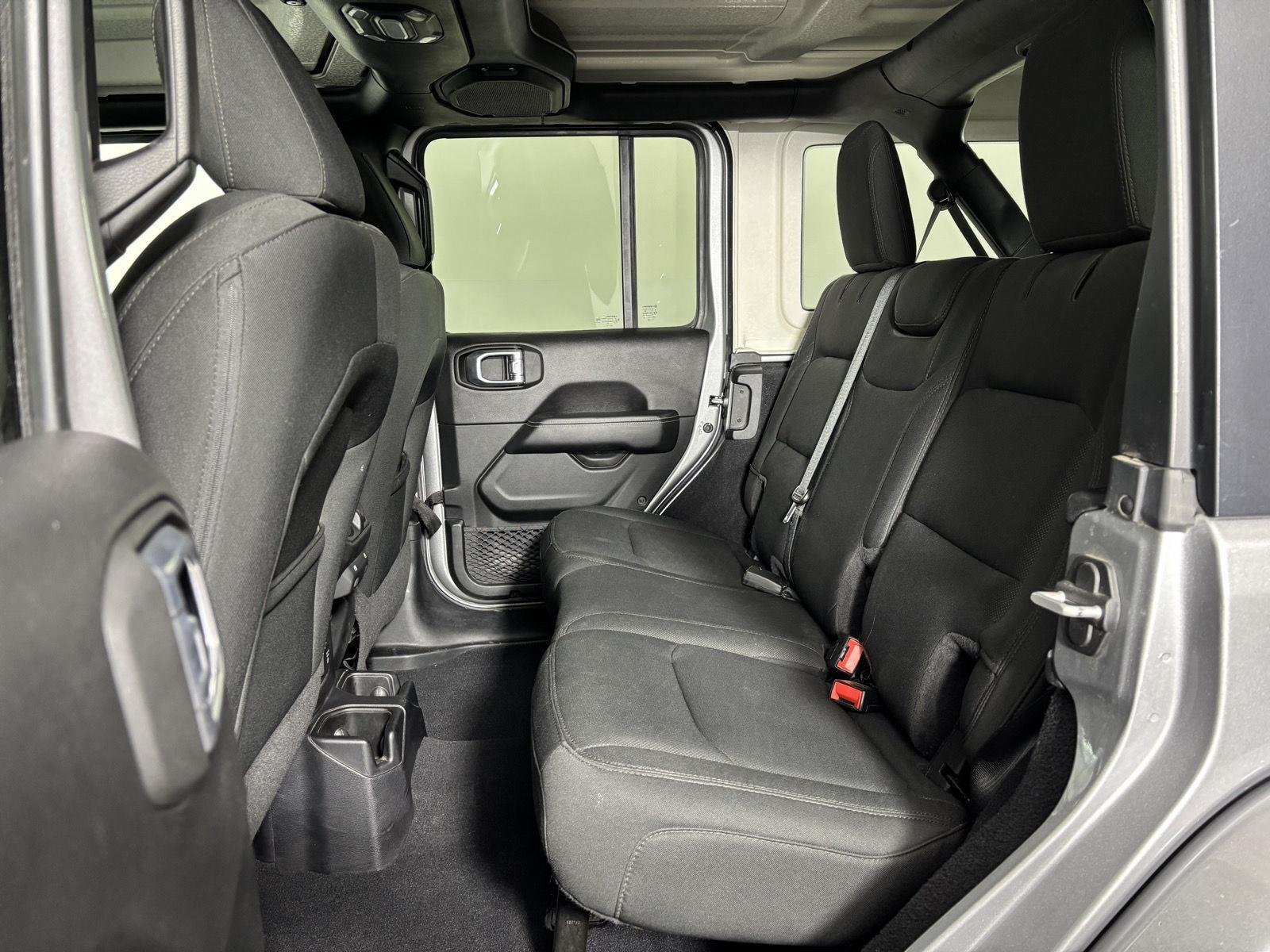 Used 2020 Billet Silver Metallic Jeep Sahara image 13