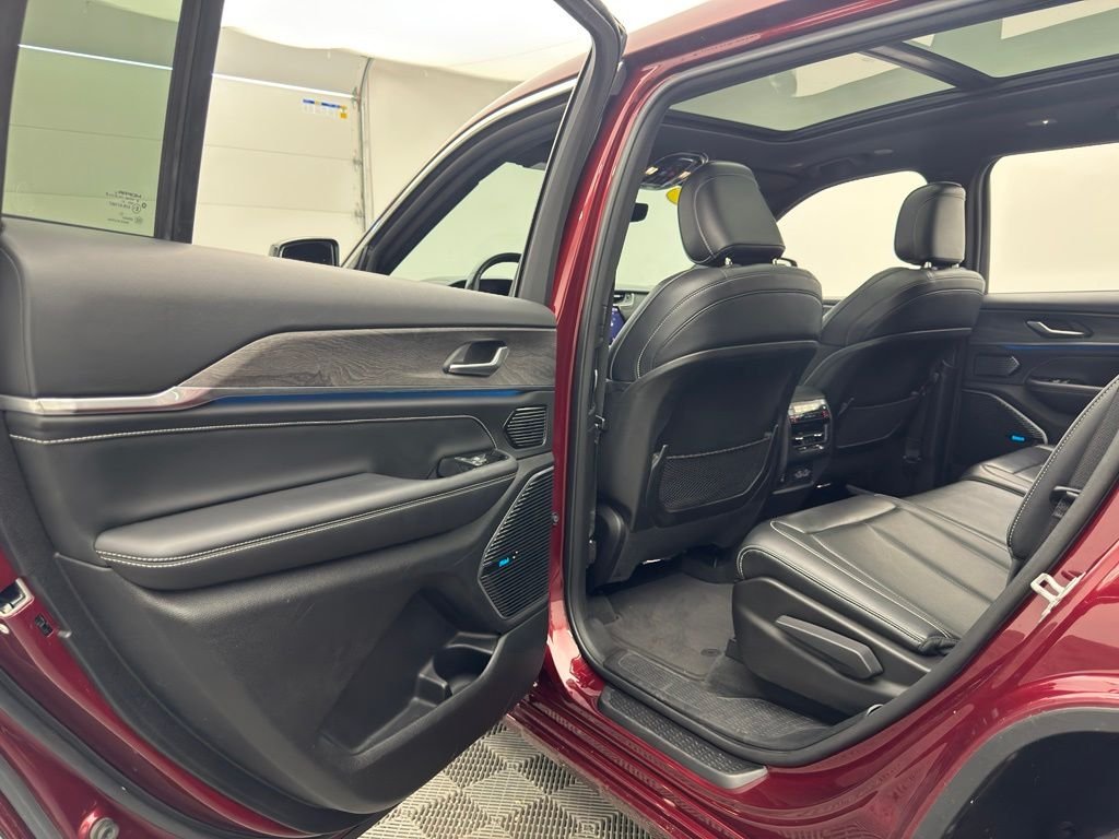 Used 2022 Velvet Red Pearlcoat Jeep Overland image 49