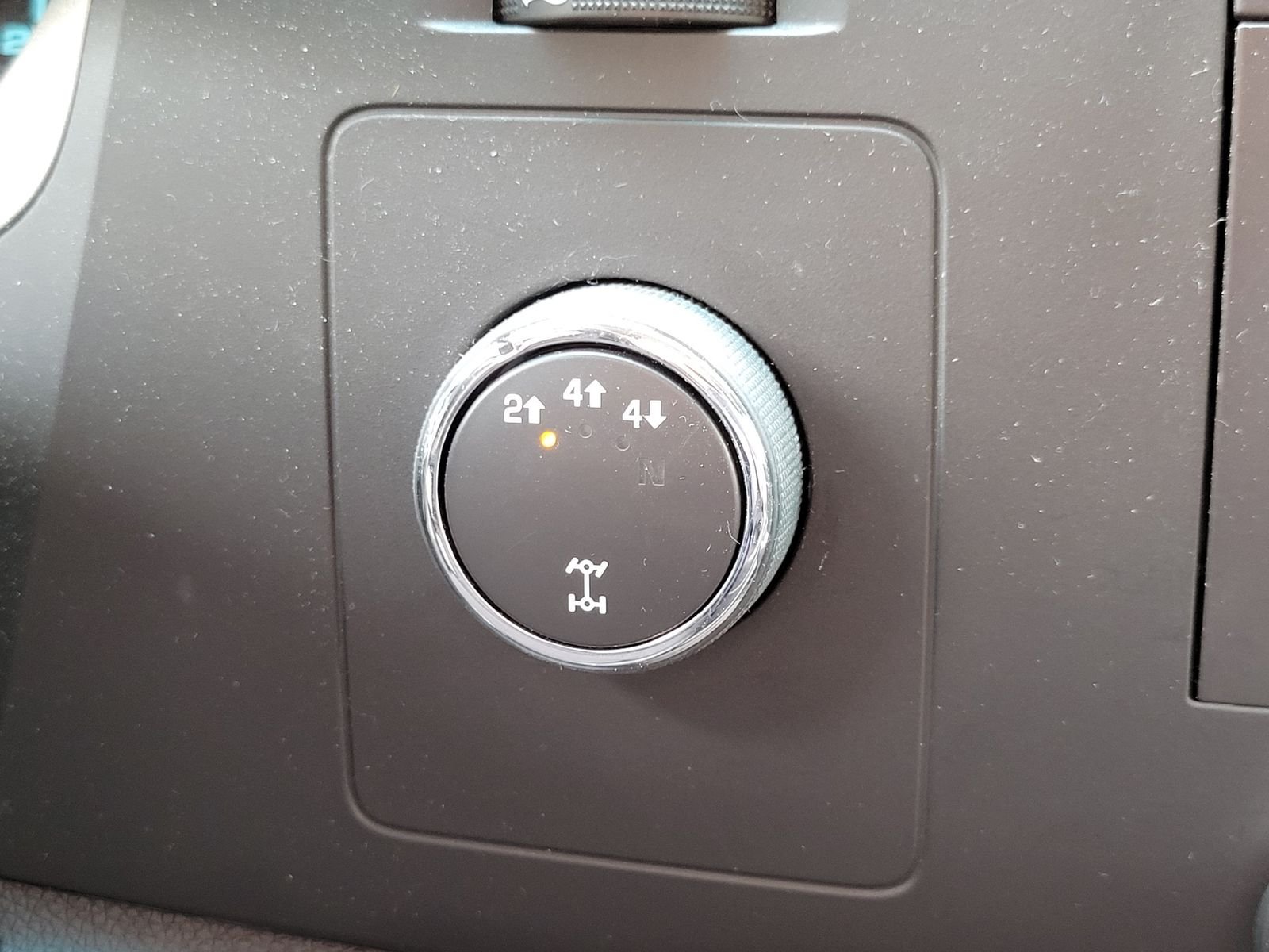 Used 2013 White GMC SLE image 23