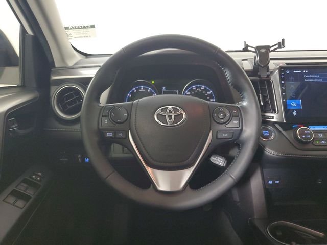 Used 2017 White Toyota XLE image 16