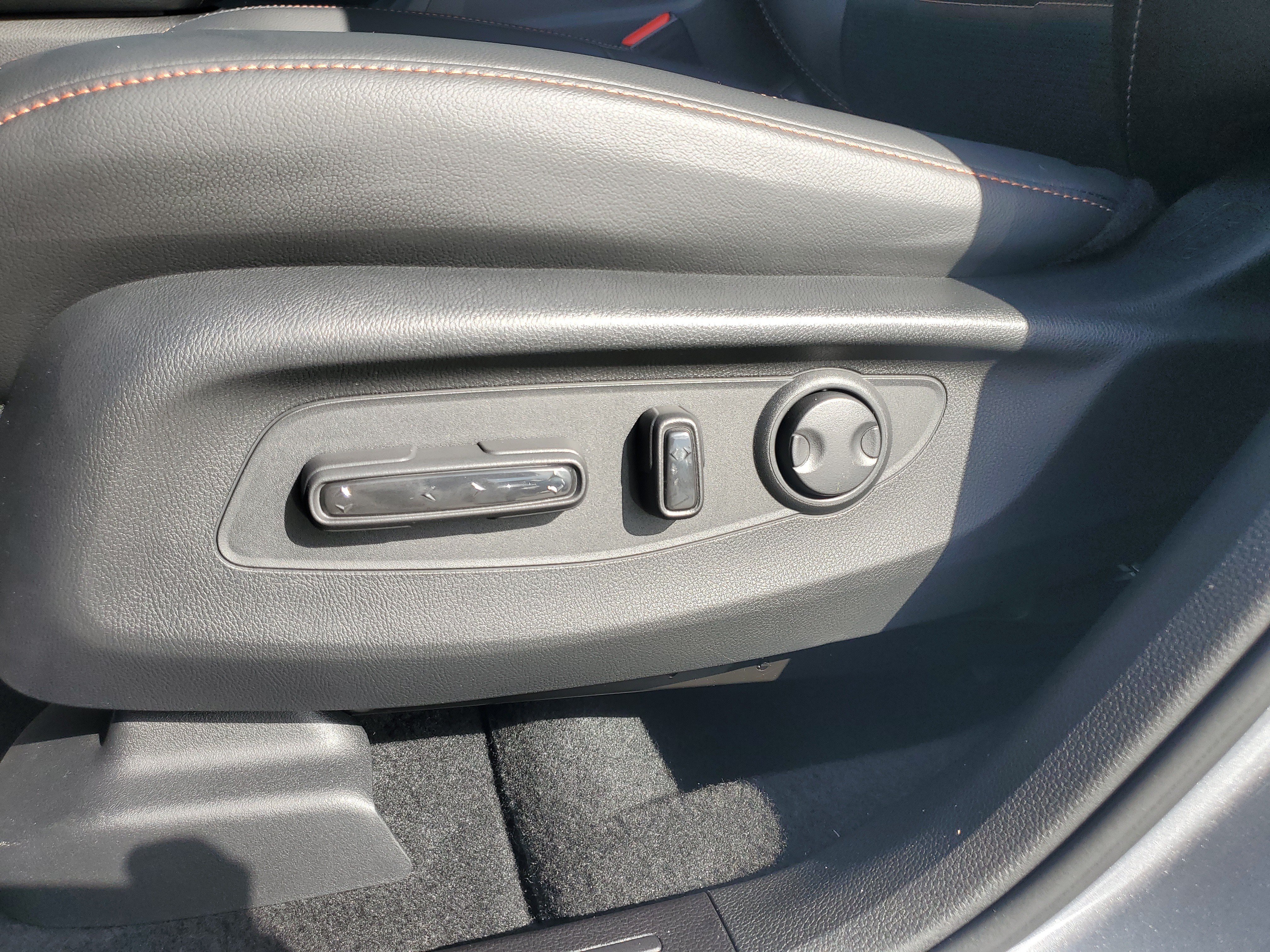 Used 2024 Lunar Silver Metallic Honda Sport-L image 23