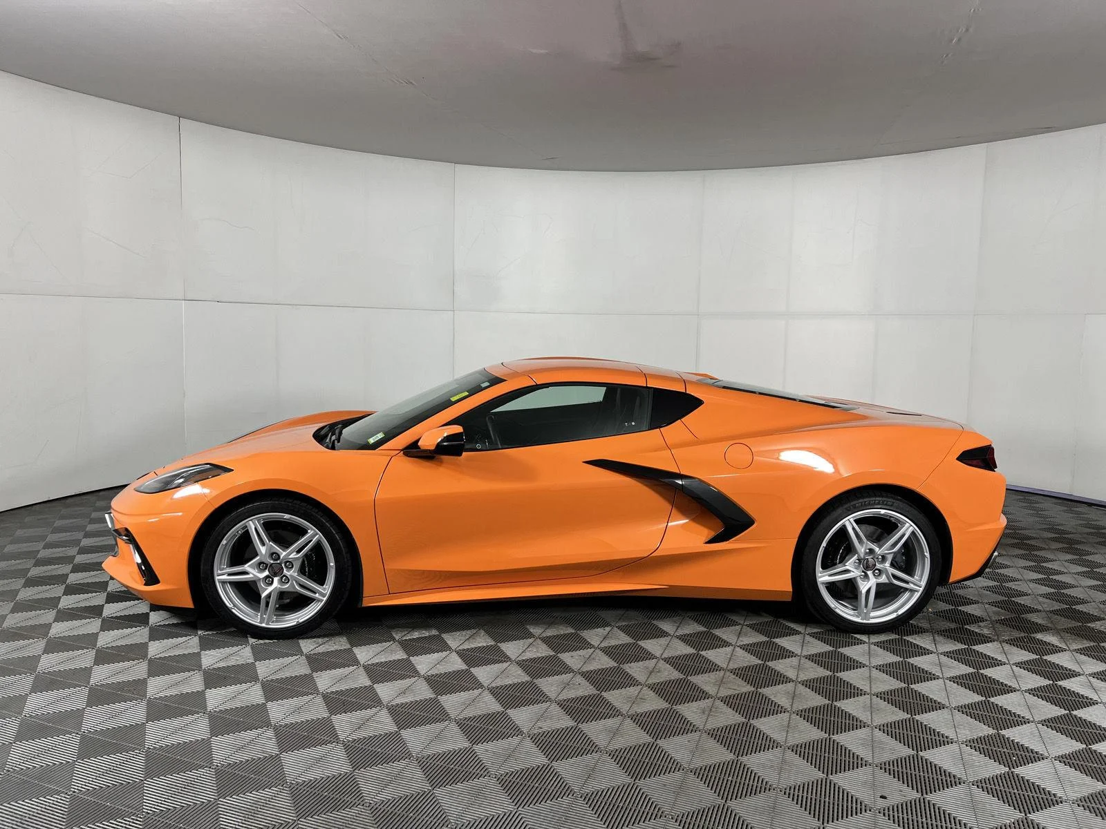 Used 2024 Amplify Orange Tintcoat Chevrolet 1LT image 19