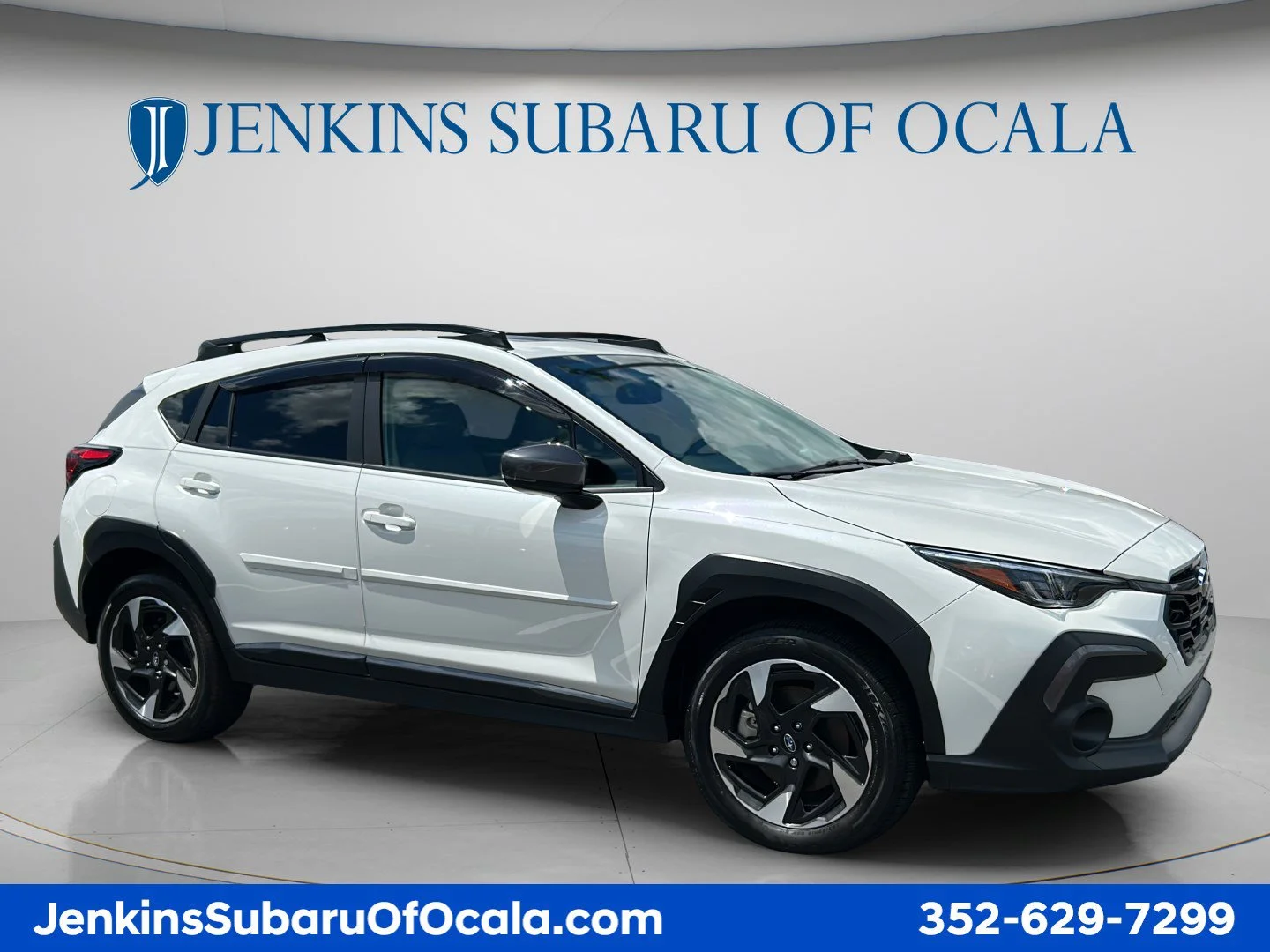 Used 2025 Crystal White Pearl Subaru Limited image 1