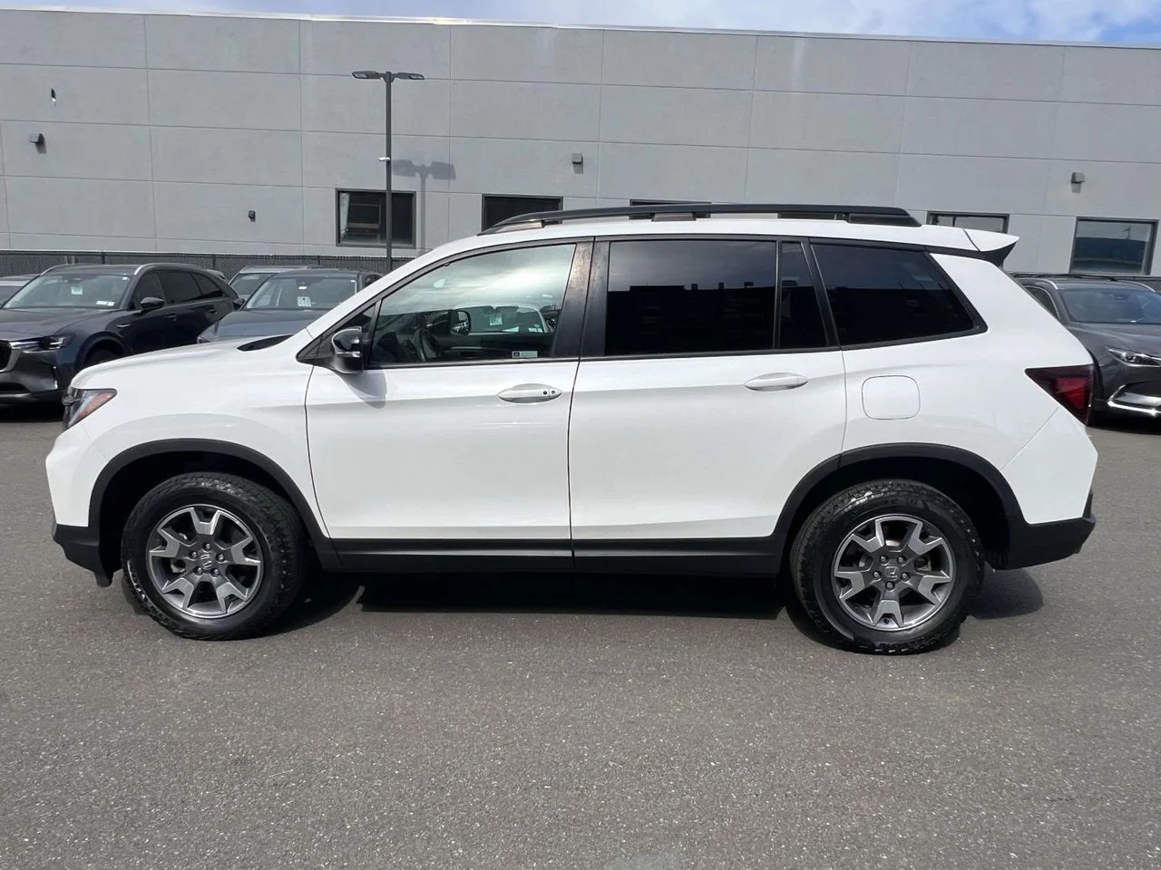 Used 2023 Platinum White Pearl Honda AWD TrailSport image 11