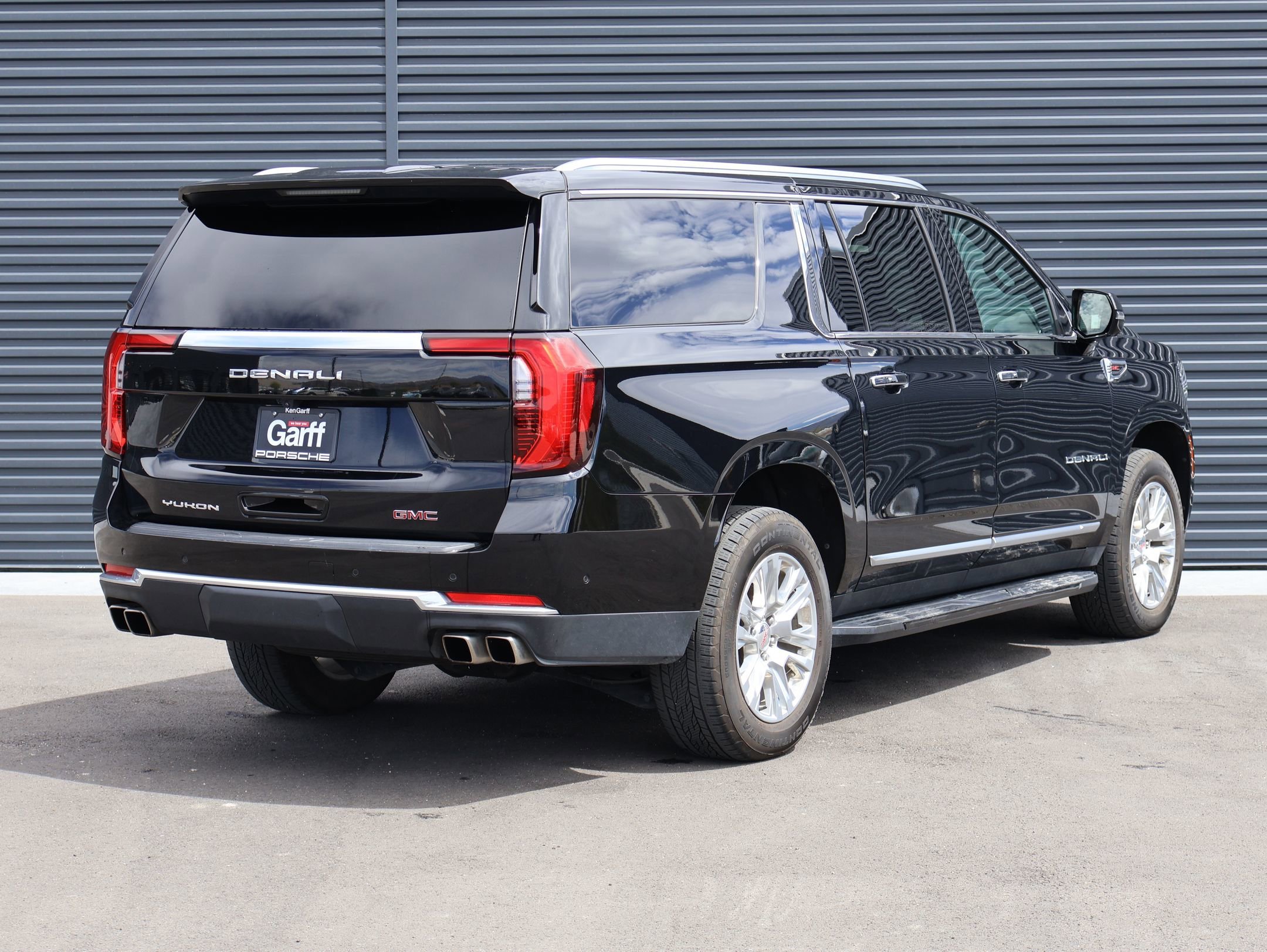 Used 2025 Onyx Black GMC Denali image 5