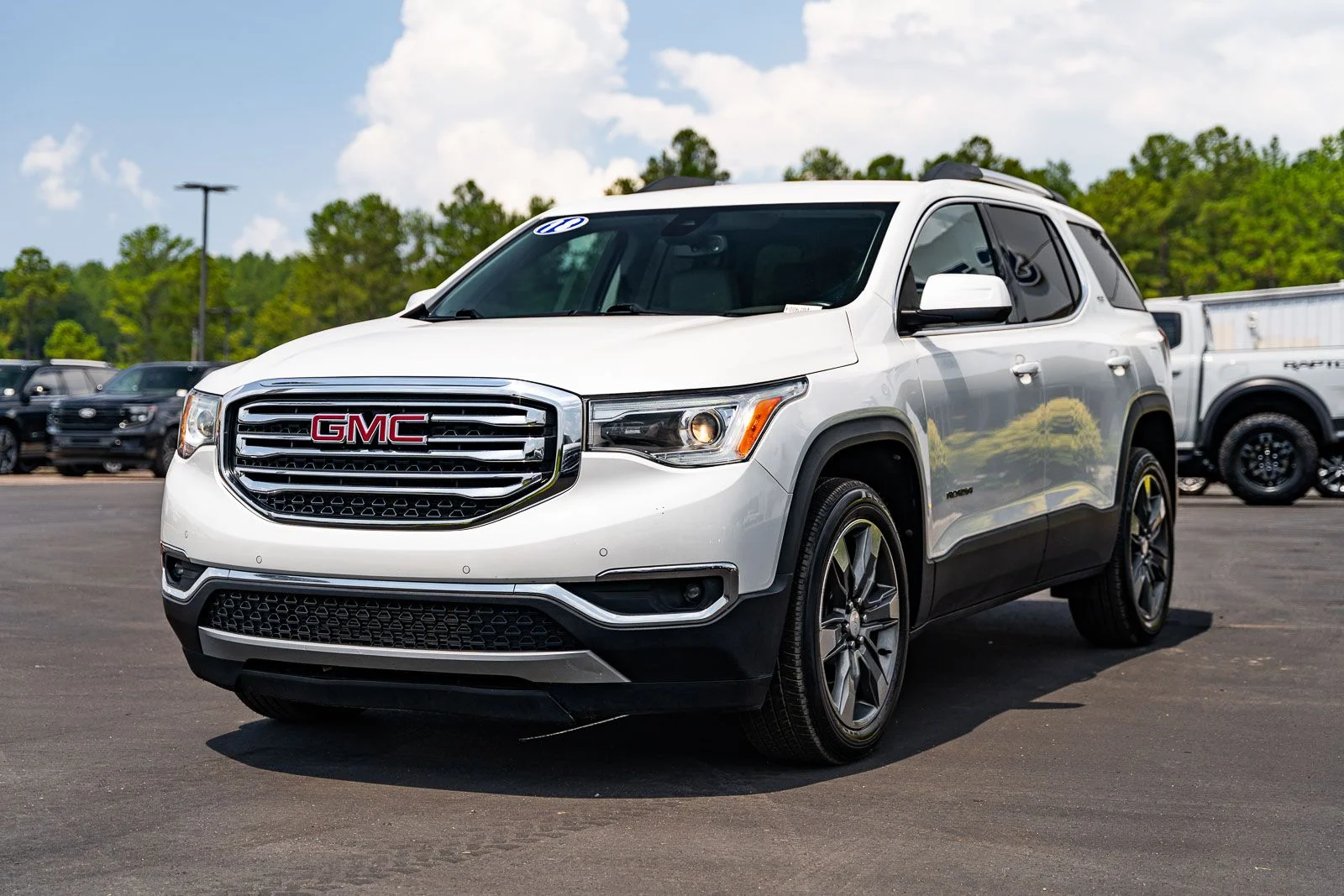 Used 2018 White GMC SLT-2 image 2