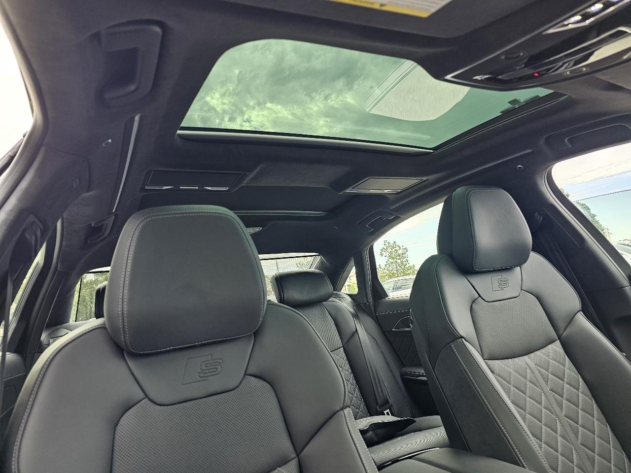 New 2026 Daytona Gray pearl effect Audi TFSI quattro tiptronic image 3
