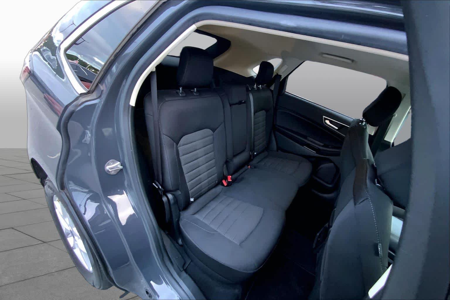 Used 2021 Lithium Gray Ford SEL image 17
