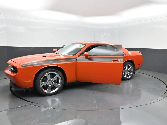 Used 2010 Orange Dodge R/T image 27