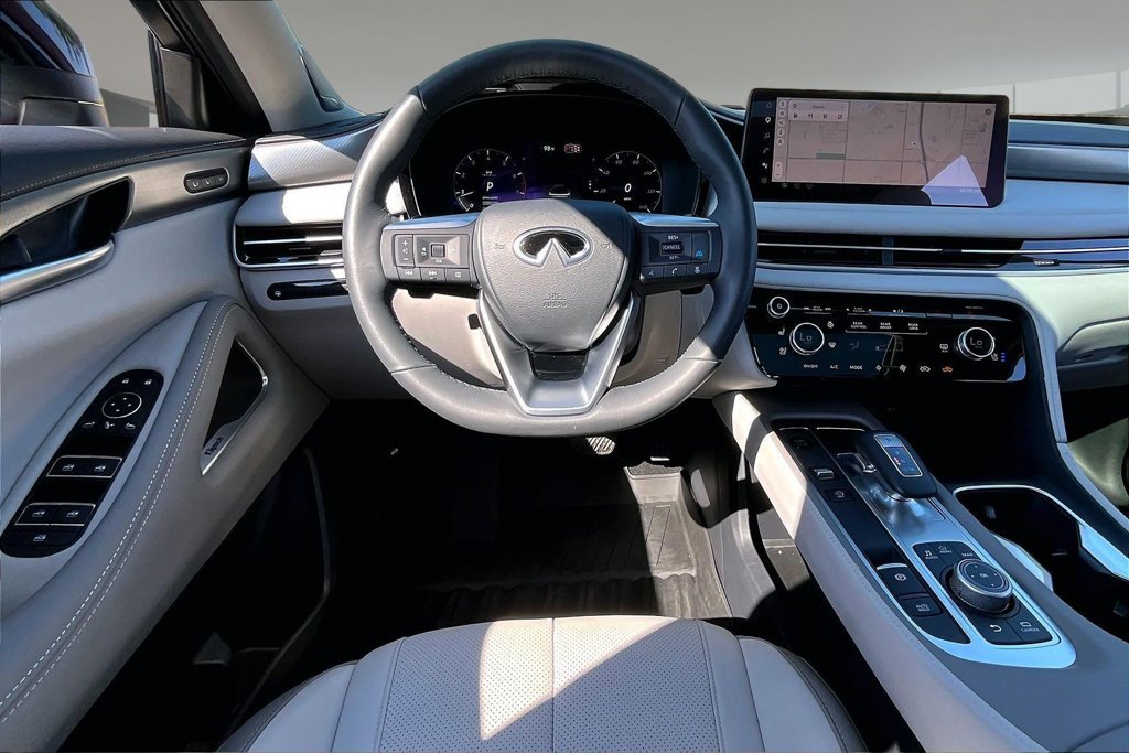 Used 2026 Red INFINITI LUXE image 5