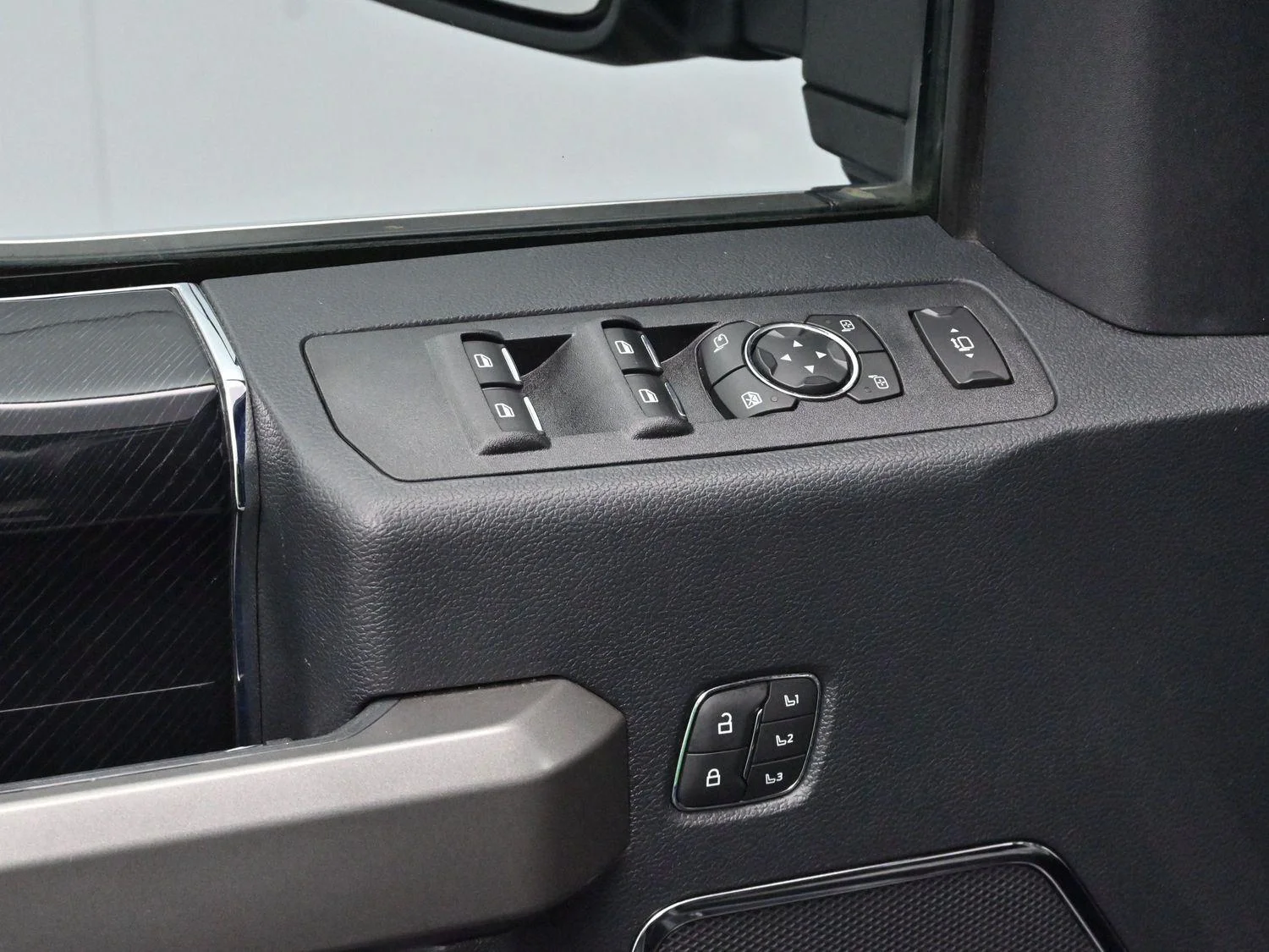 Used 2022 Antimatter Blue Metallic Ford Platinum image 13