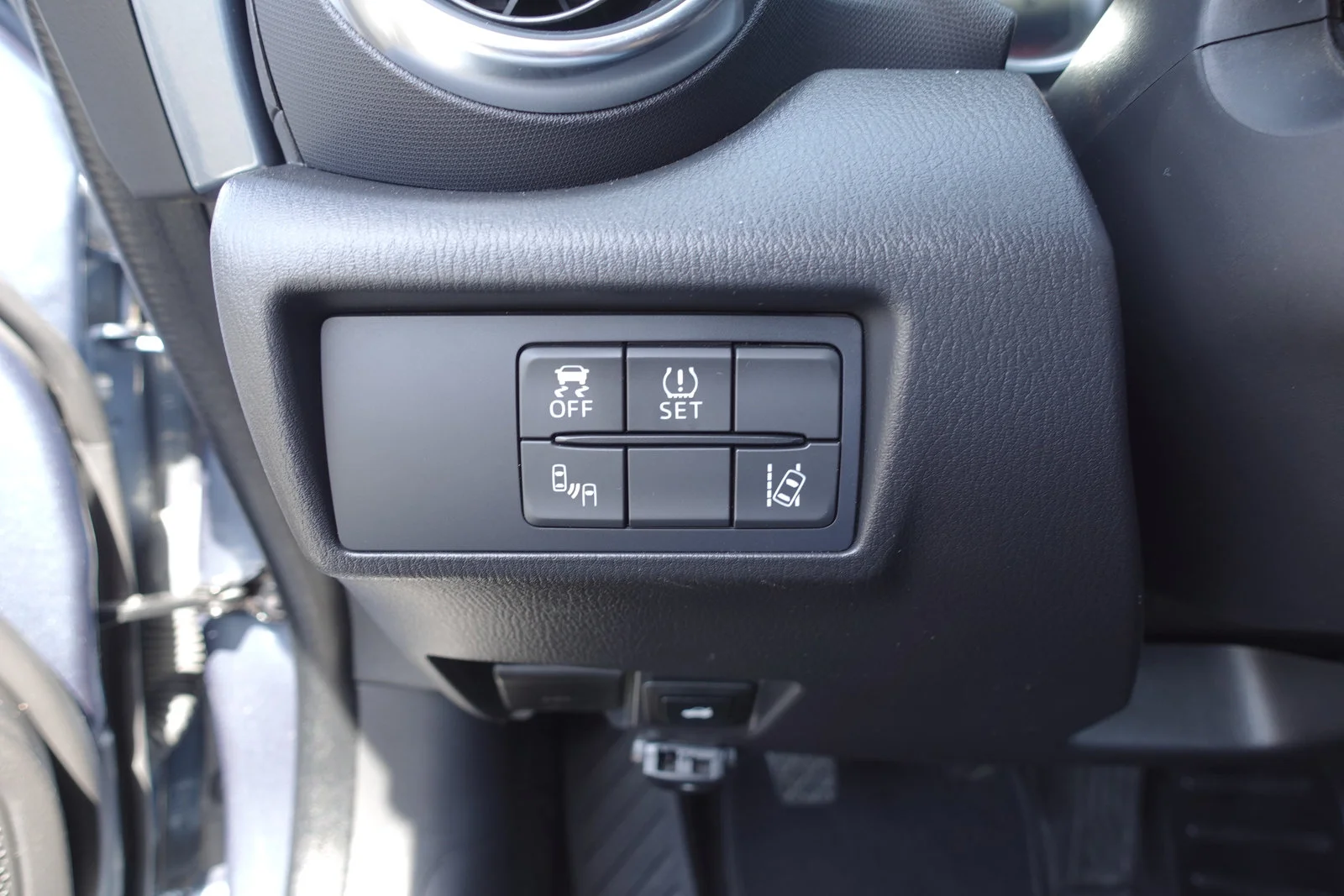 Used 2016 Blue Reflex Mica Mazda Grand Touring image 16