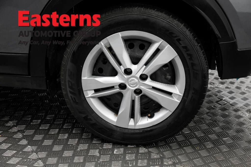 Used 2023 Gray Nissan S image 31