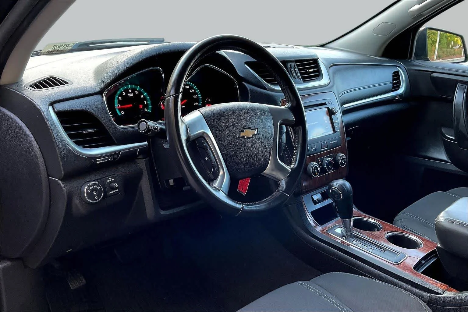 Used 2014 Tungsten Metallic Chevrolet LT image 17