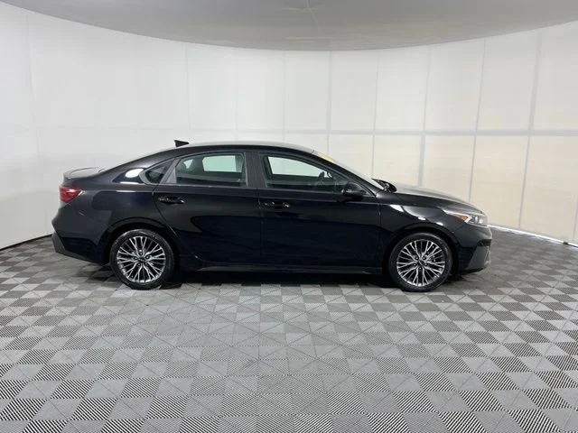 Used 2023 Black Kia GT-Line image 8