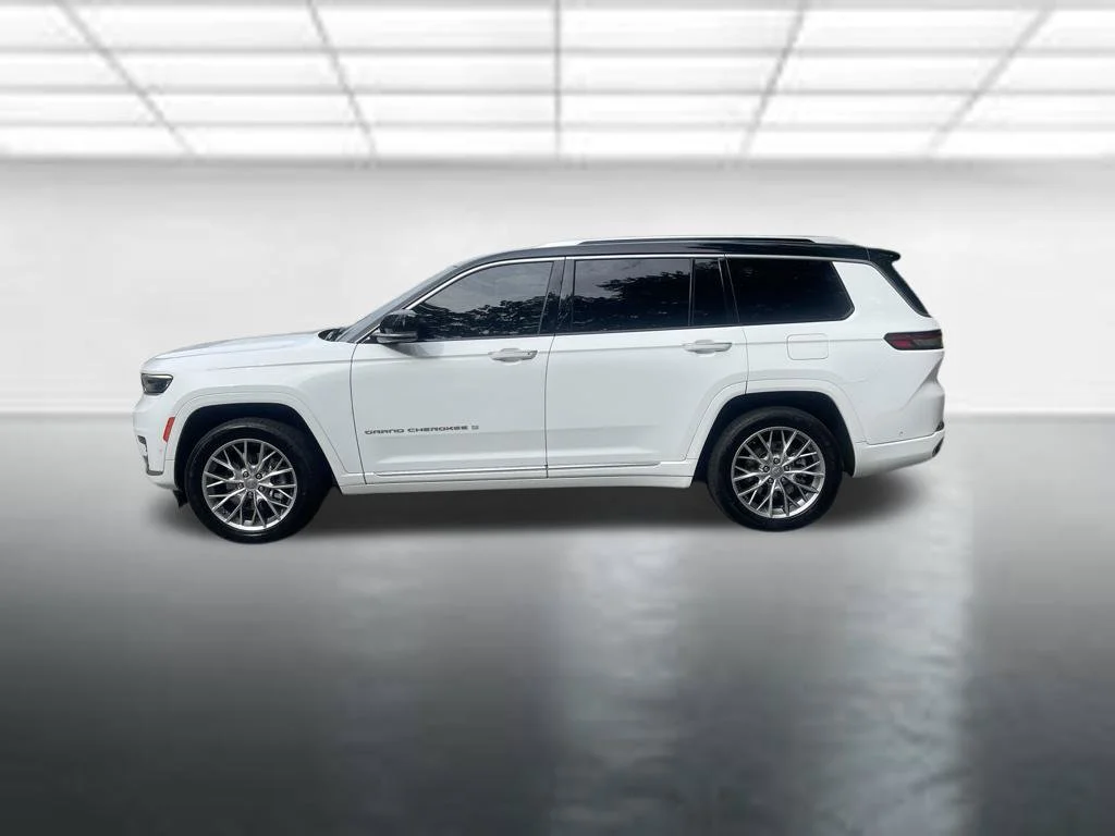 Used 2024 White Jeep Summit image 2