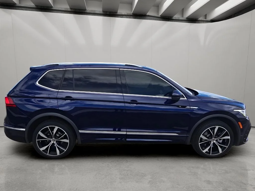 Used 2022 Atlantic Blue Metallic Volkswagen SEL R-Line image 6