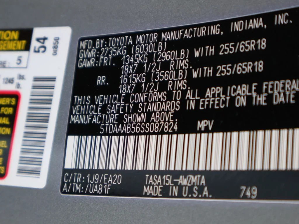 Used 2025 Silver Toyota XLE image 42
