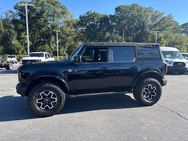Used 2022 Shadow Black Ford Outer Banks image 7