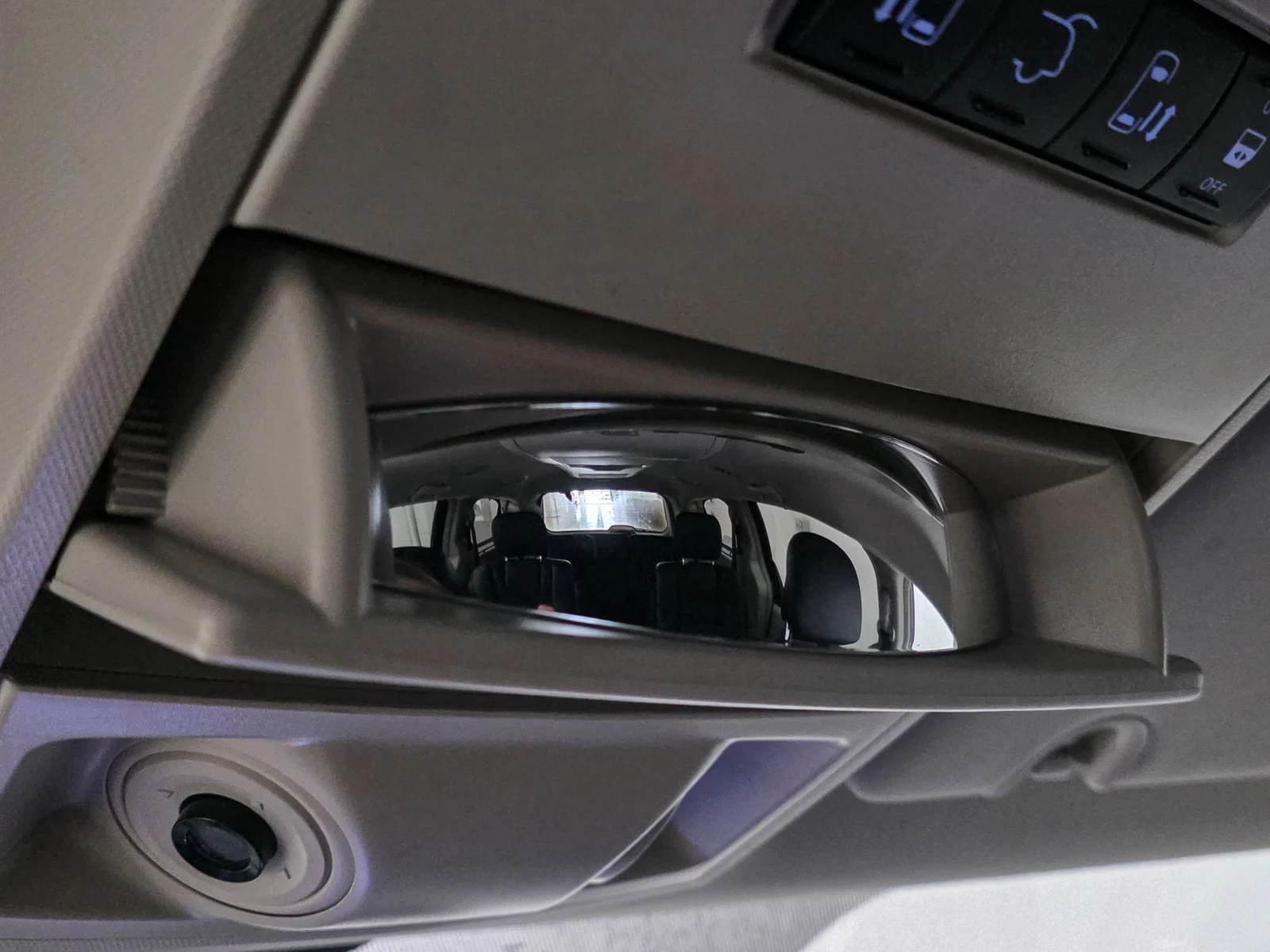 Used 2013 Black Chrysler Touring-L image 42