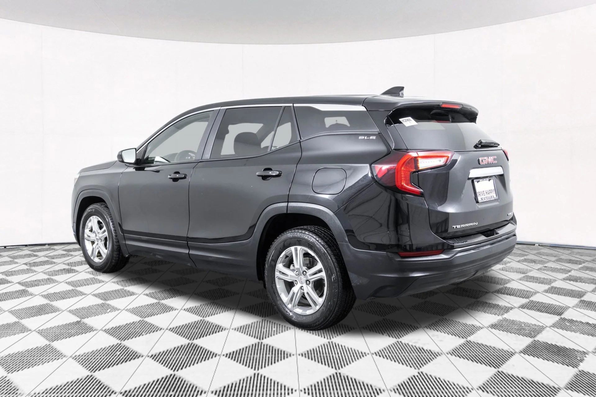 Used 2024 Ebony Twilight Metallic GMC SLE image 14