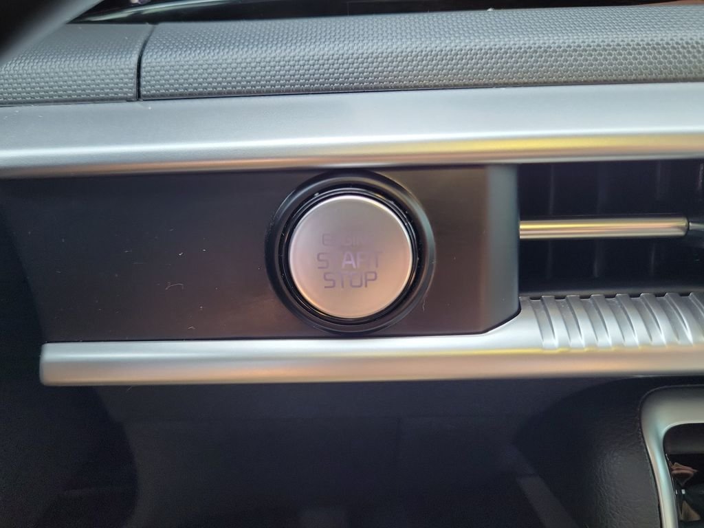 Used 2024 White Kia GT-Line image 31