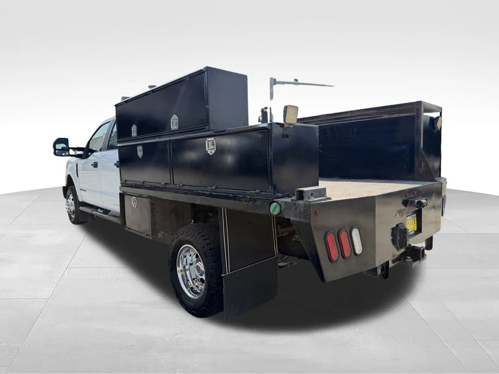 Used 2020 White Ford XL image 3