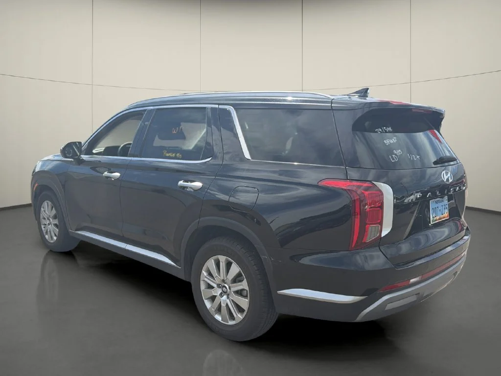 Used 2024 Black Hyundai SEL image 5