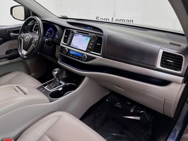Used 2016 Blue Toyota XLE V6 image 31