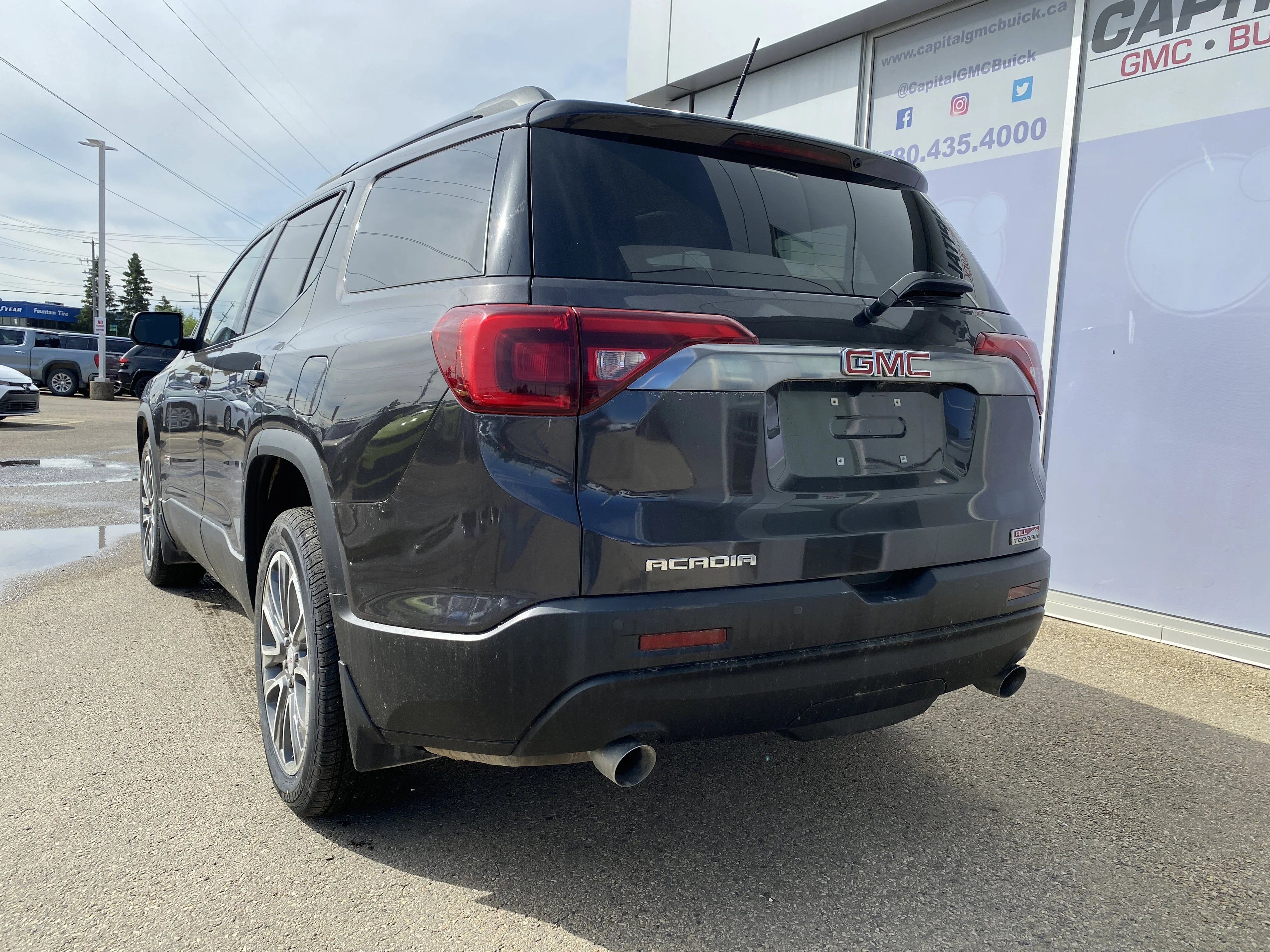 Used 2018 Gray GMC SLT-1 AWD * ALL TERRAIN * DUAL CLIMATE ZONES * image 3