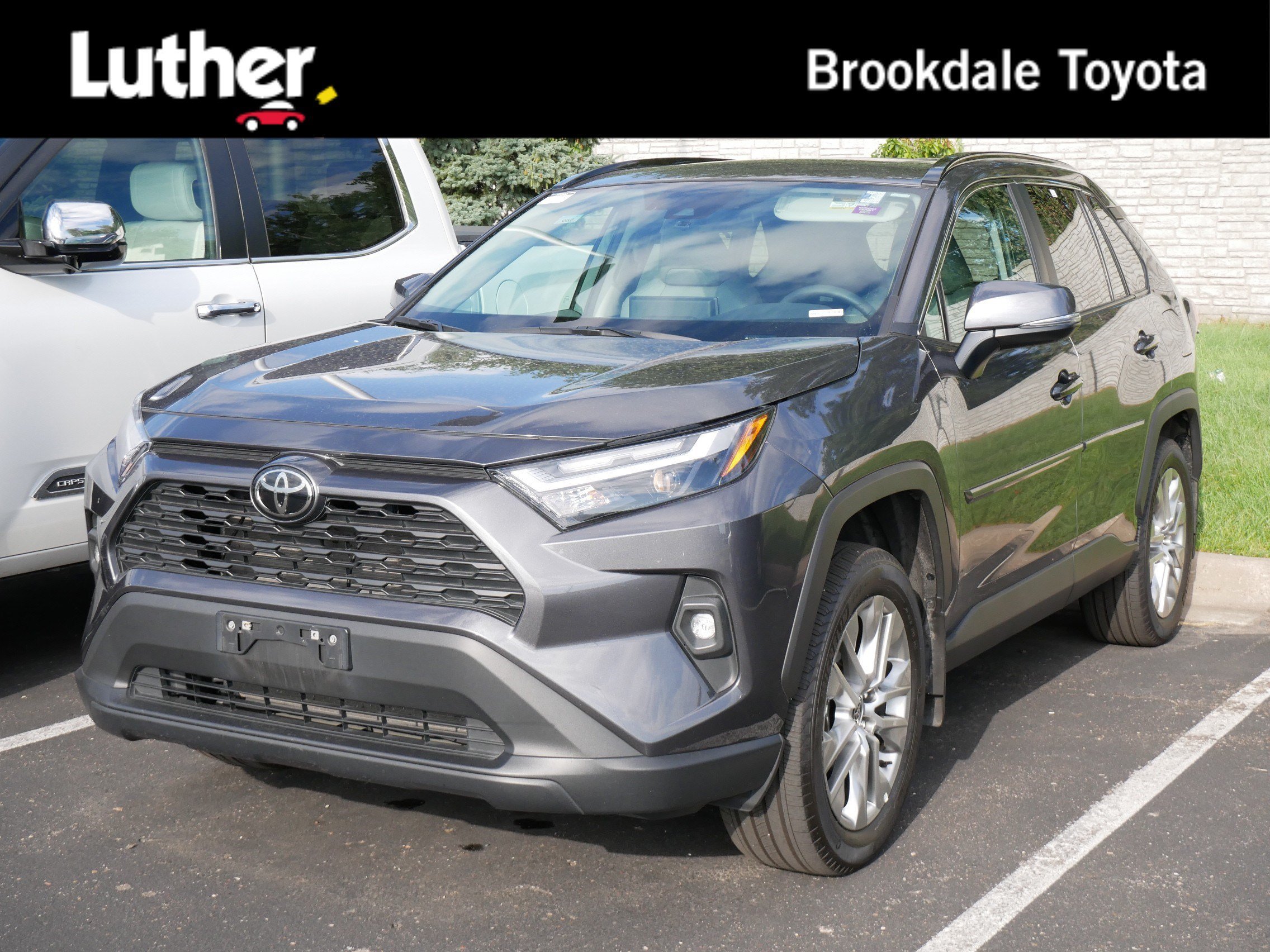 Certified Used 2024  Toyota XLE Premium image 1