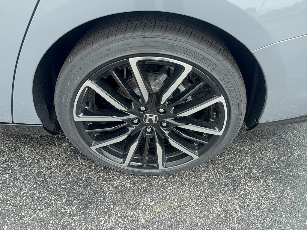 New 2026 Urban Gray Pearl Honda Touring image 9