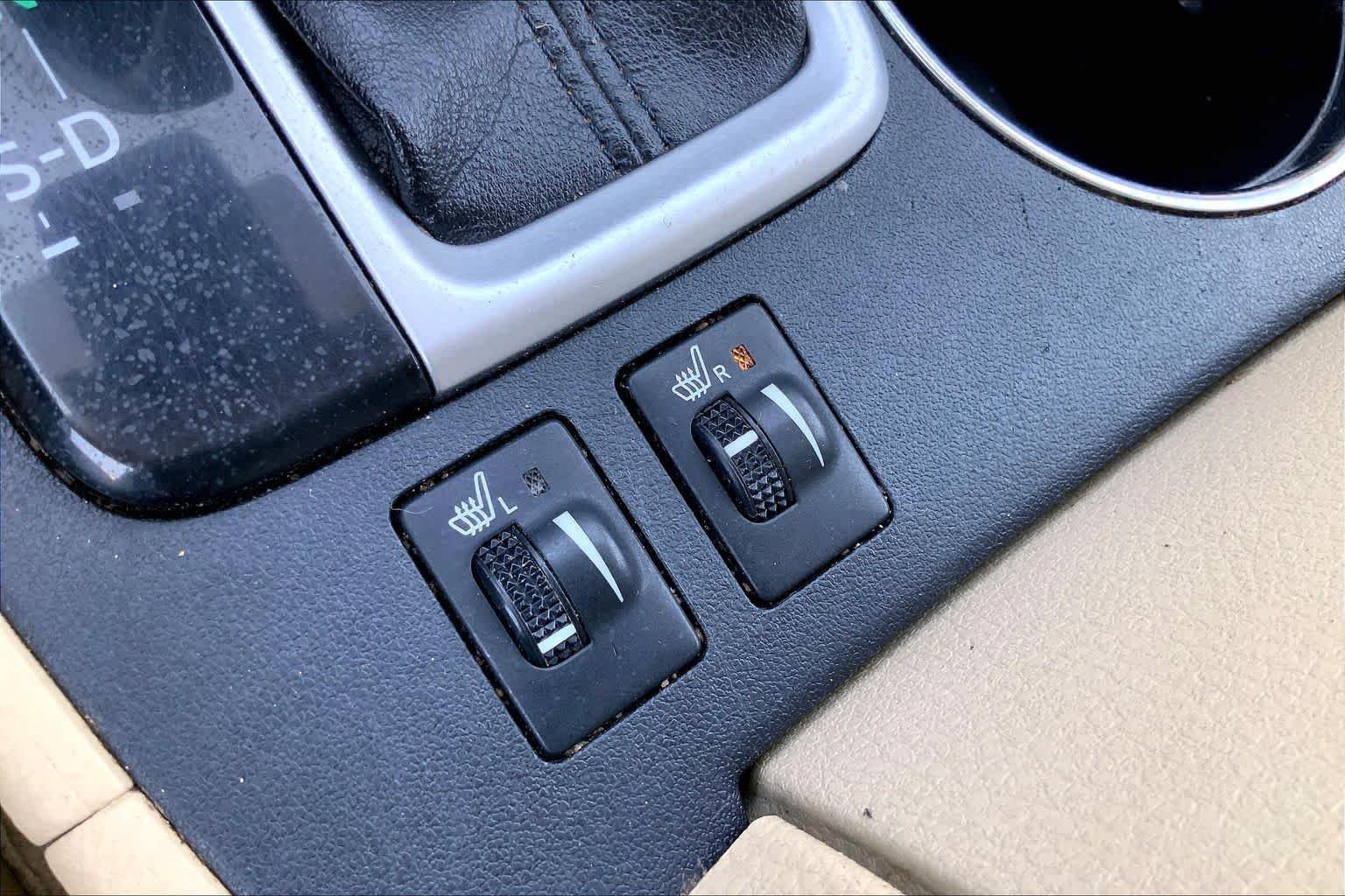 Used 2019 Blizzard Pearl Toyota XLE image 28