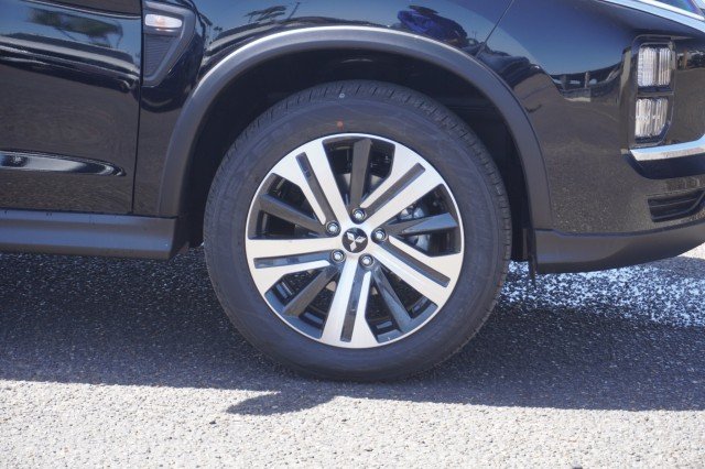 New 2026 Labrador Black Pearl Mitsubishi 2.0 ES image 5