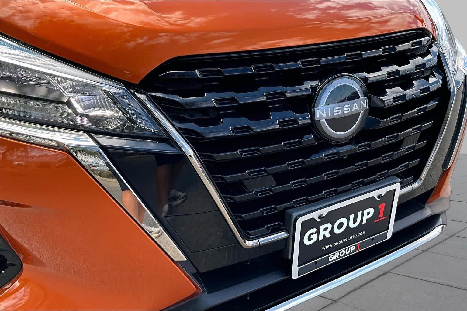 Certified Used 2023 Monarch Orange / Super Black Nissan SR image 29