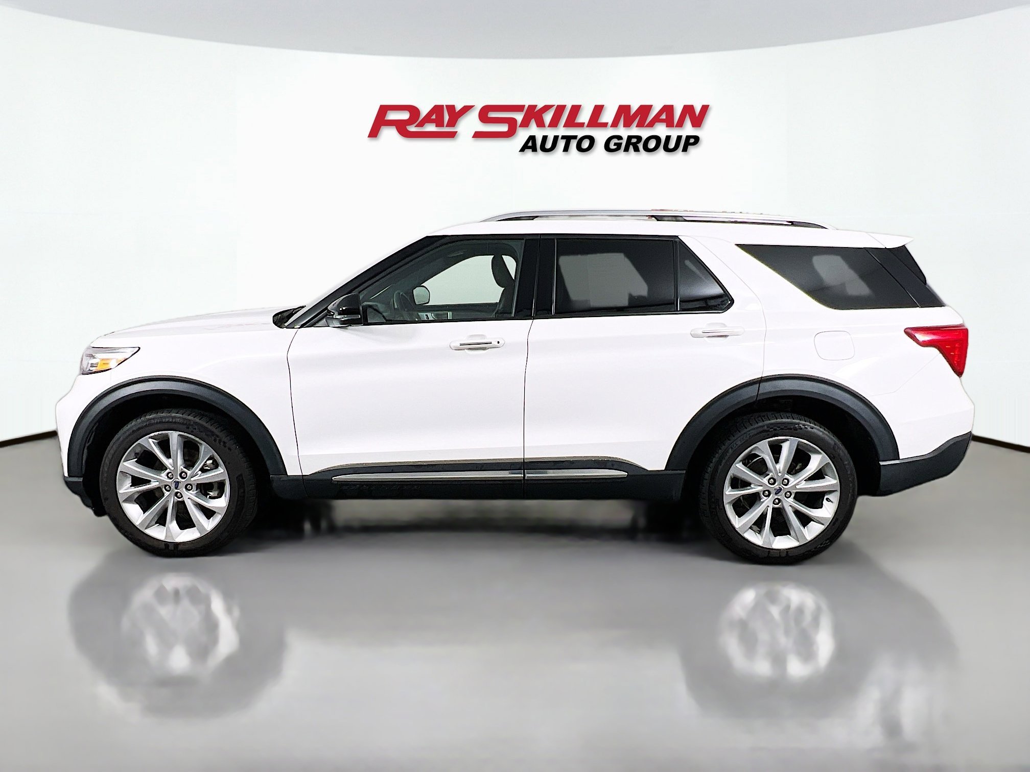 Used 2022 White Ford PLATINUM image 4