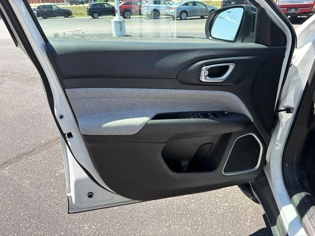 Certified Used 2023 Bright White Clearcoat Jeep Latitude Lux image 13