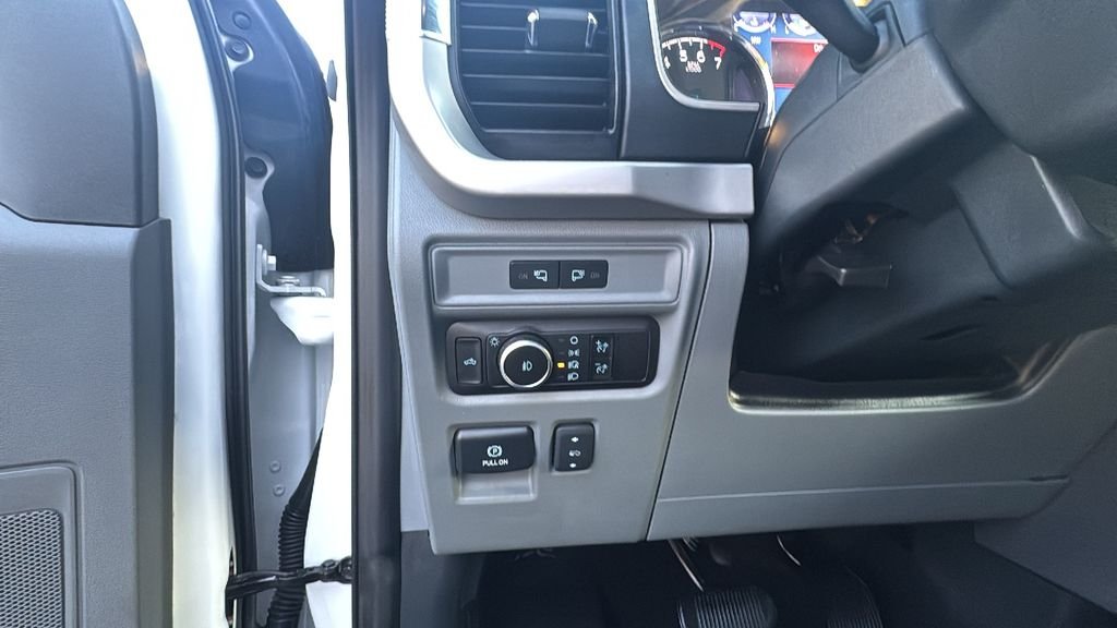 Used 2023 Oxford White Ford XLT image 14