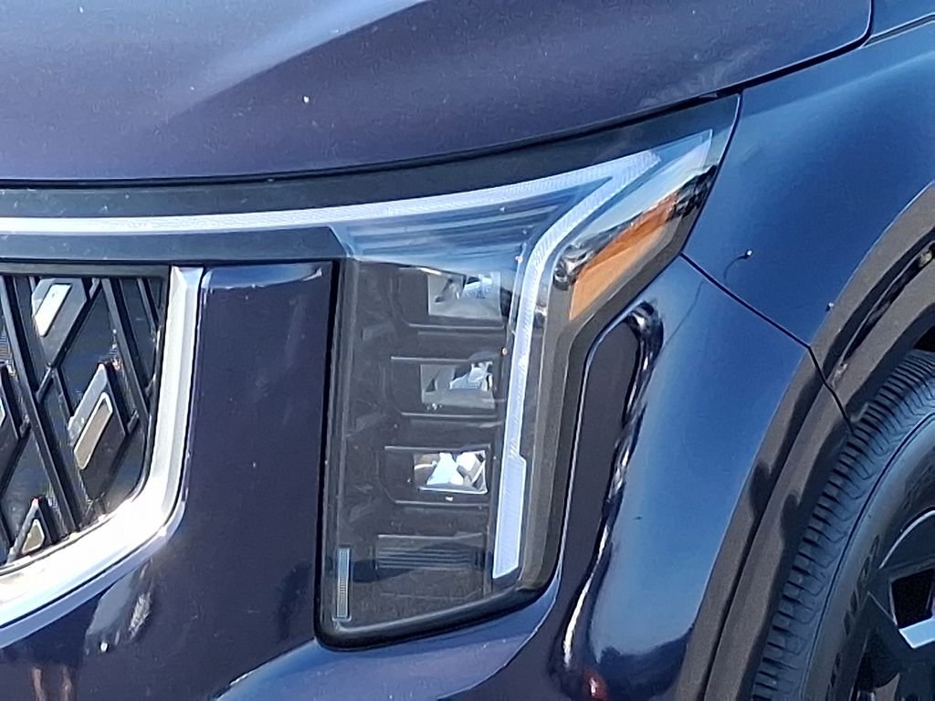 Certified Used 2025 Blue Kia LXS image 9