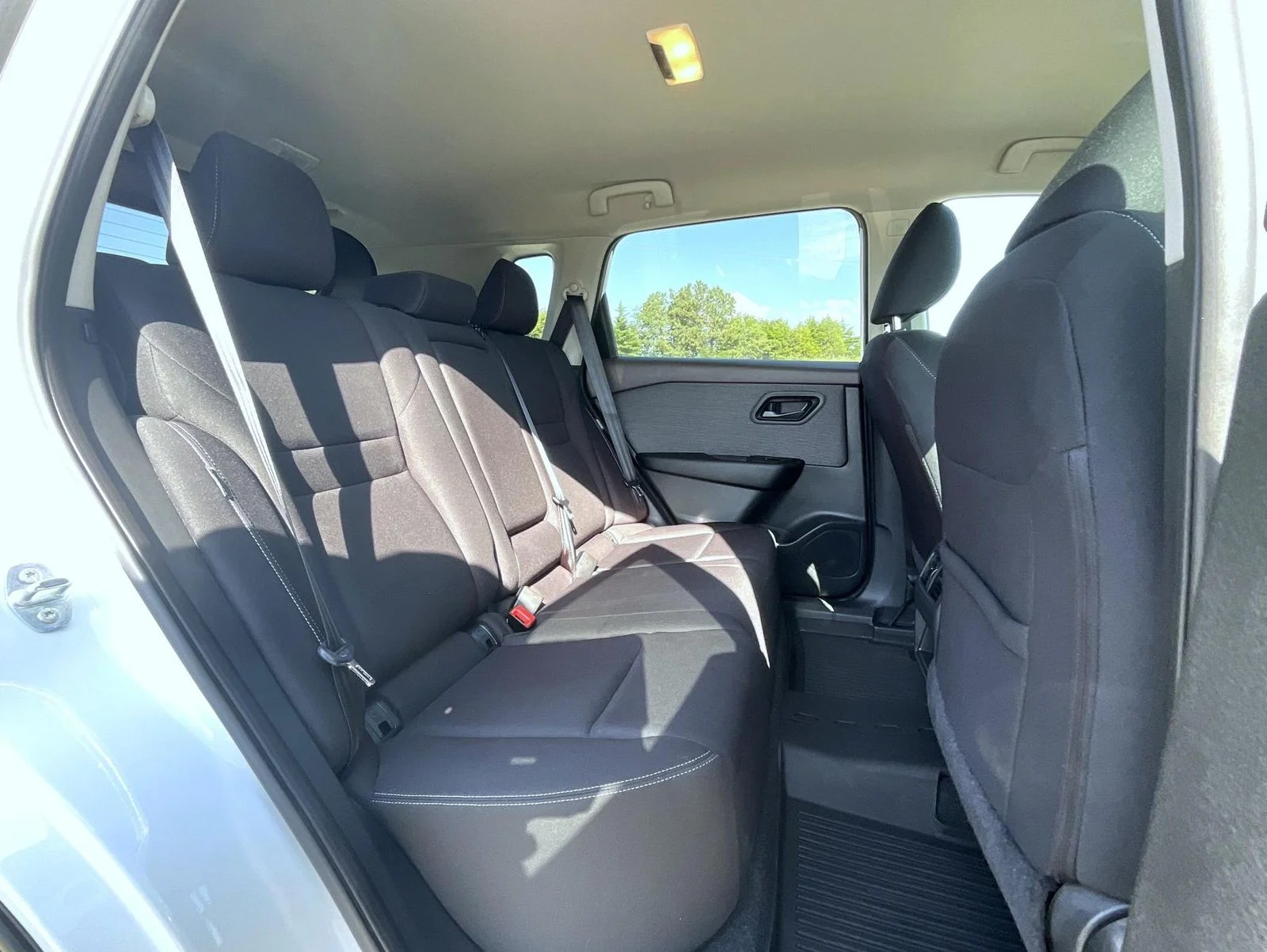 Used 2023 White Nissan S image 20