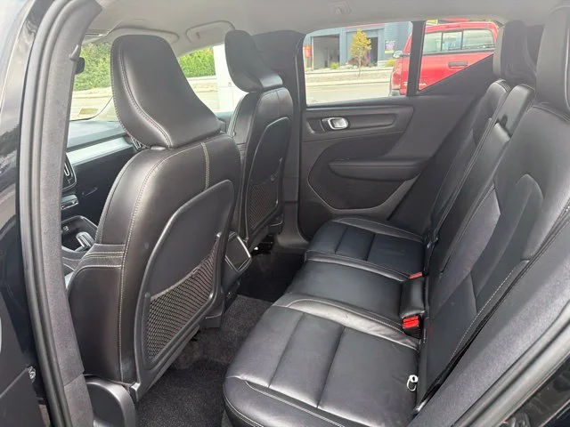 Used 2020 Black Volvo Momentum image 15