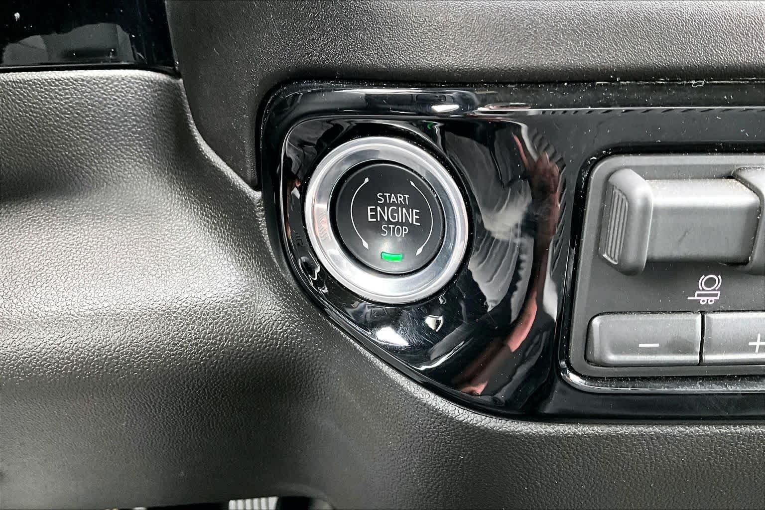 Used 2026 Sterling Metallic GMC SLT image 34