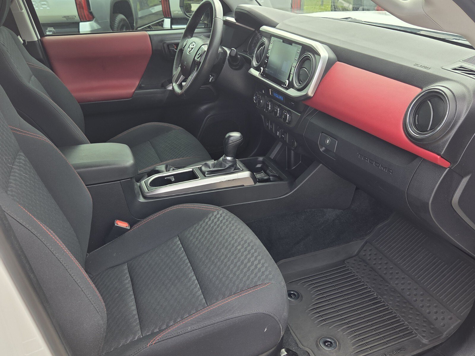 Used 2023 Ice Toyota SR5 image 10